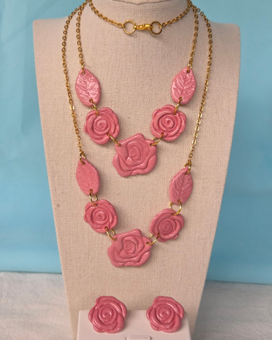 Collar rosas rosadas