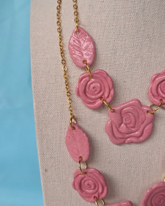 Collar rosas rosadas