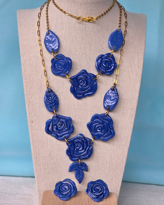 Collar rosas azul