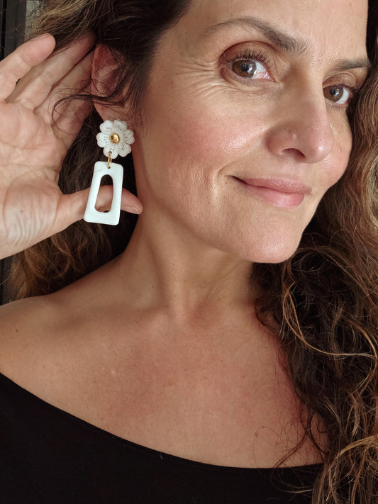 Aros blancos y dorado 2 piezas L