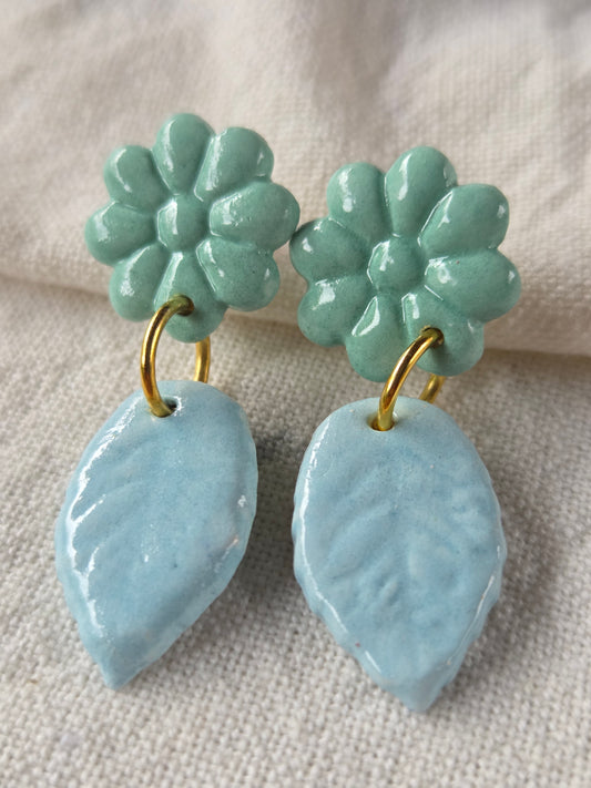 Aros hoja y flor 2 piezas turquesa