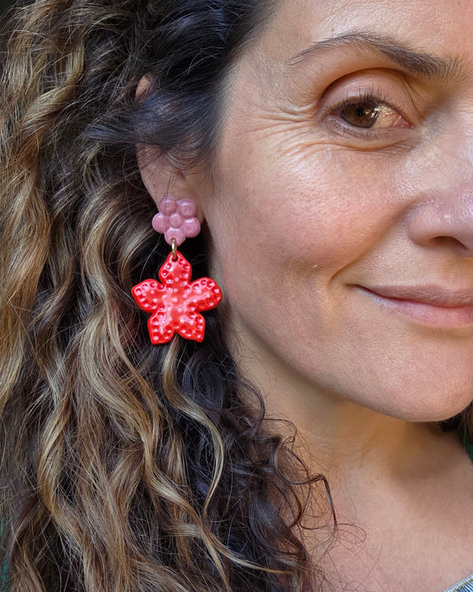 Aros flores con puntos rojo L