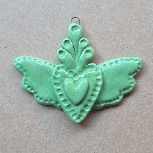 Corazón alado para colgar, verde menta, amuleto protector