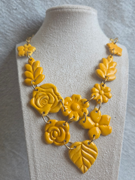 Collar ROSALÍA 10 piezas en esmalte amarillo oro brillante