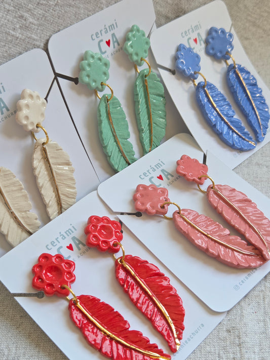 Aros de 2 piezas colores, pluma y lustre de oro