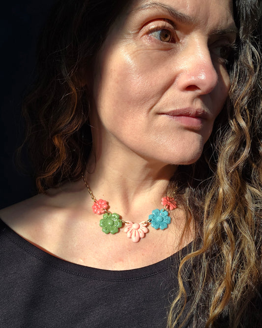 Collar 5 flores de colores 2