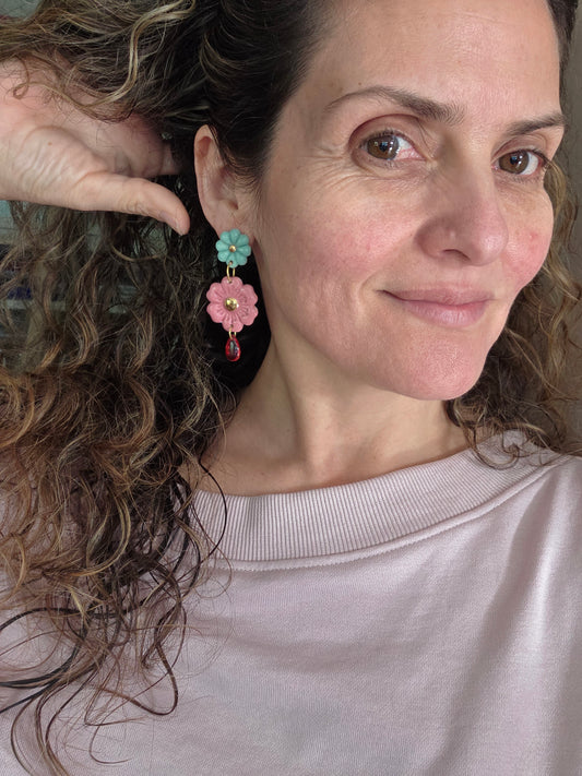 Aros 3 piezas rosa, turquesa y rojo con oro