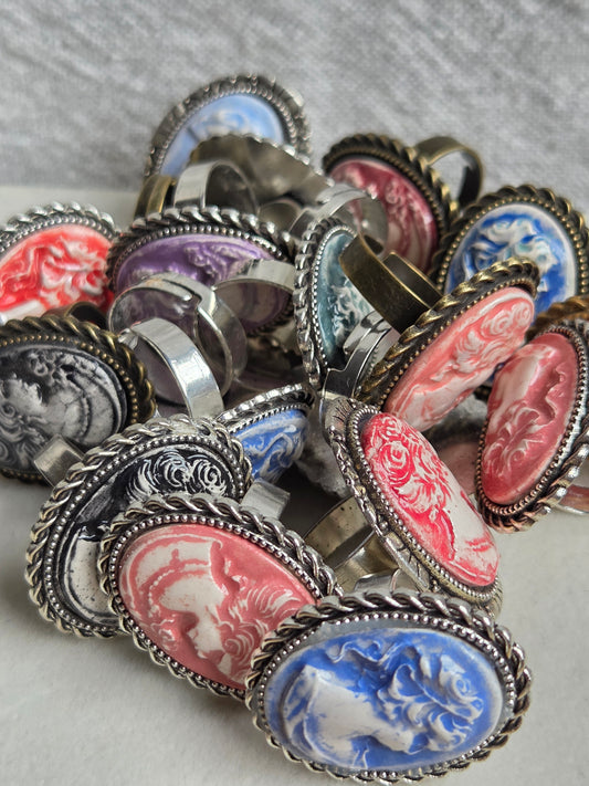 Anillos vintage ajustables plateados en tonos azules y verdes