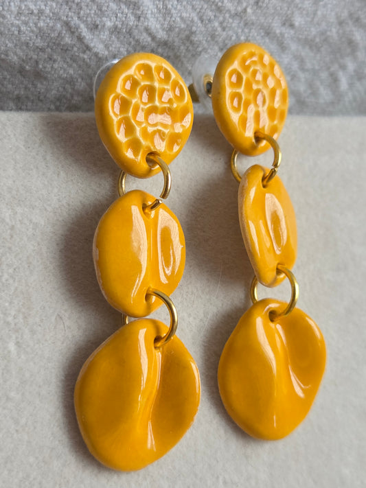 Aros pétalos amarillo brillante