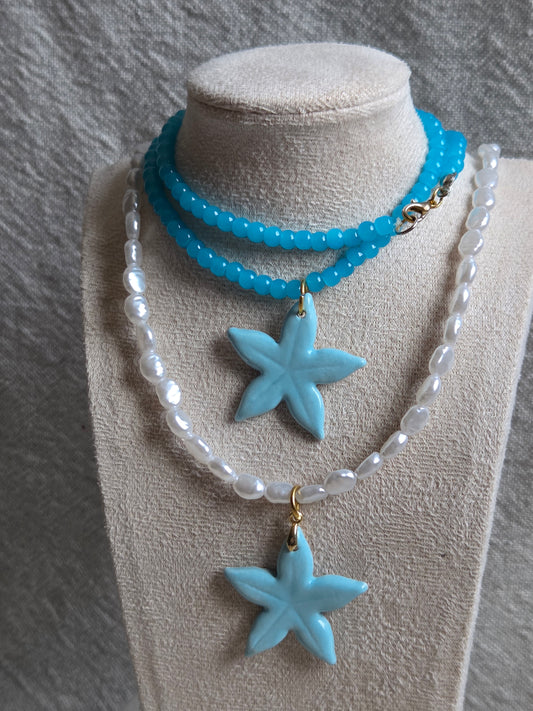 Estrella de mar con collar de cuentas