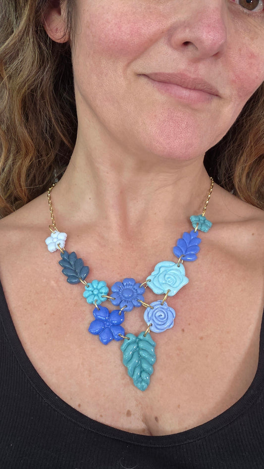 Collar 10 piezas florales en tonos azules