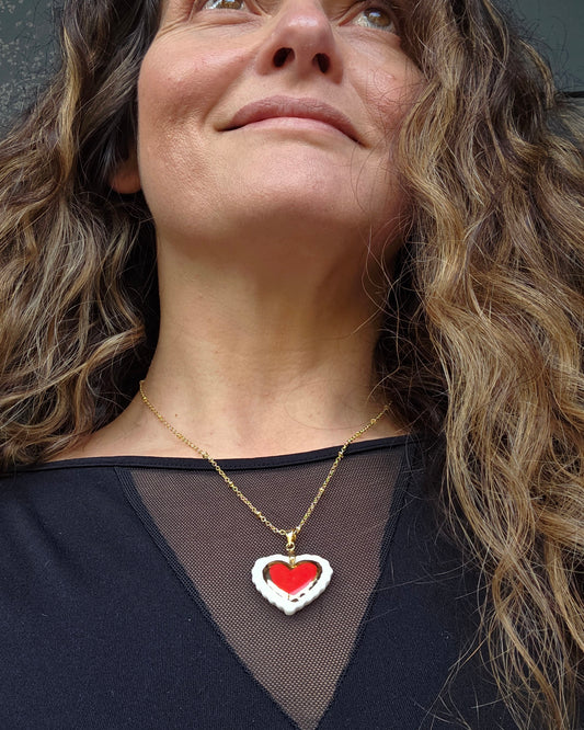 Collar sagrado corazón y oro con cadena bañada en oro