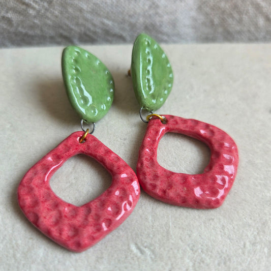 Aros 2 piezas fuccia y verde