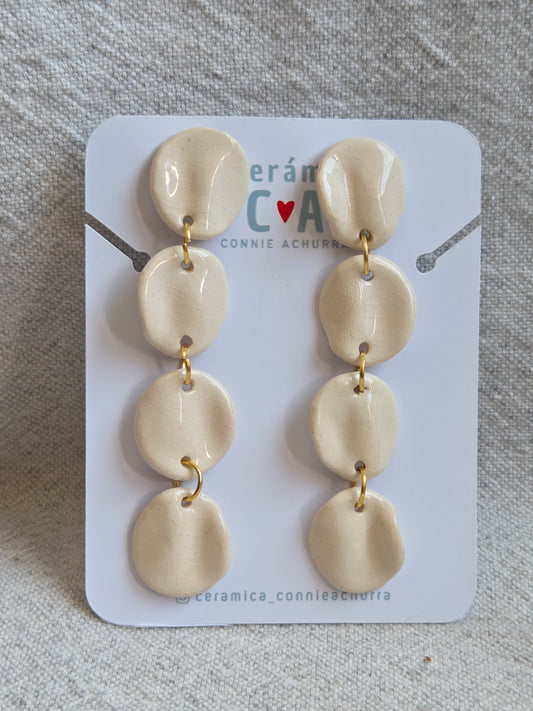 Aros pétalos blancos