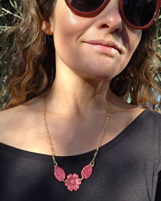 Collar 3 flores magenta