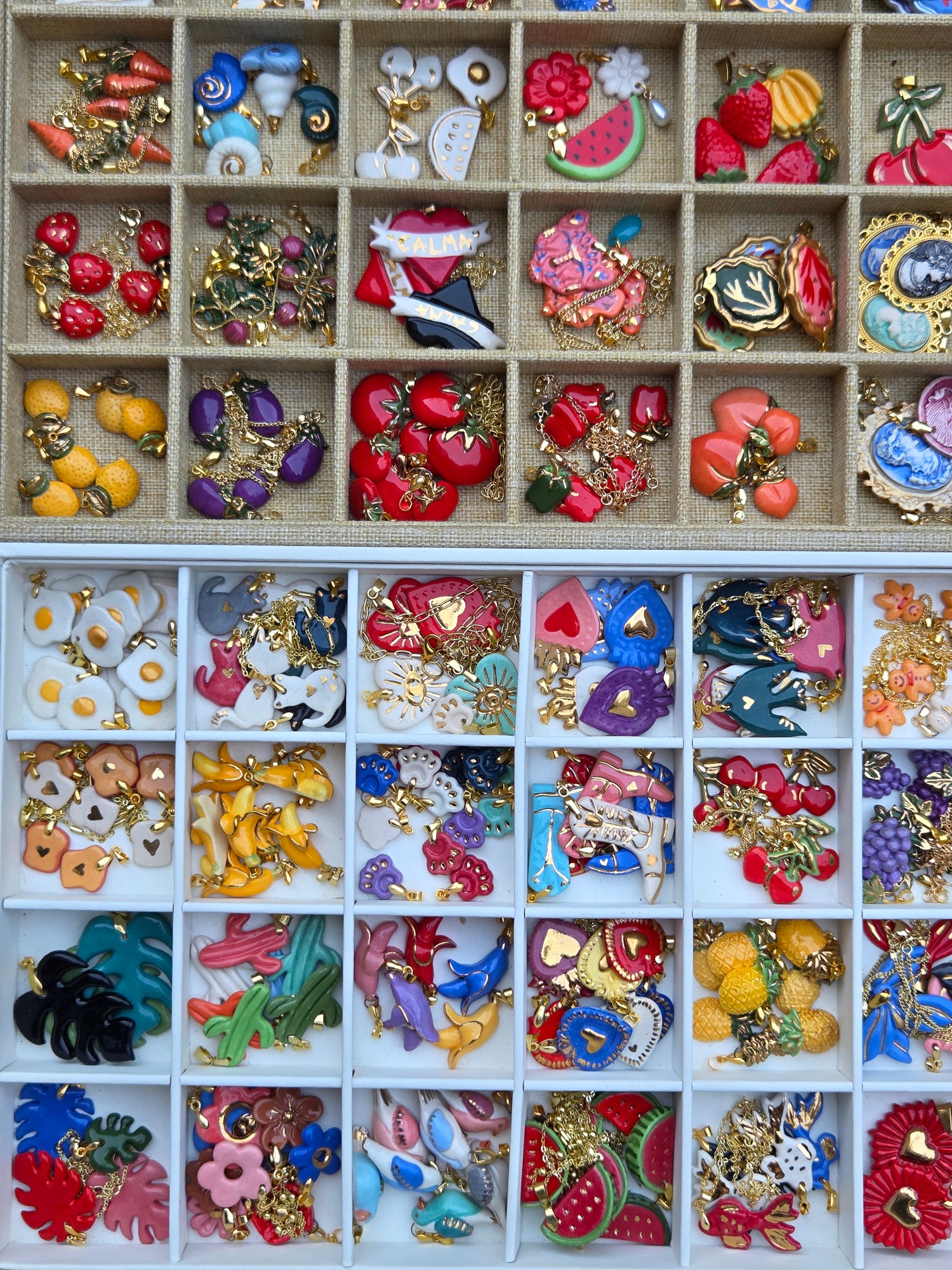 Dijes con o sin cadena