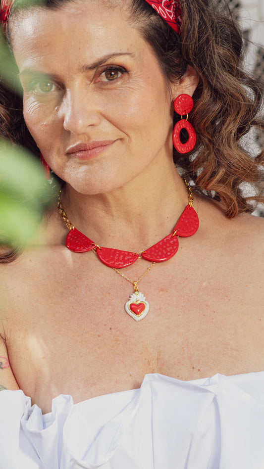 Aros/ Collar rojo panal con cadena de oro, juntos o separados.