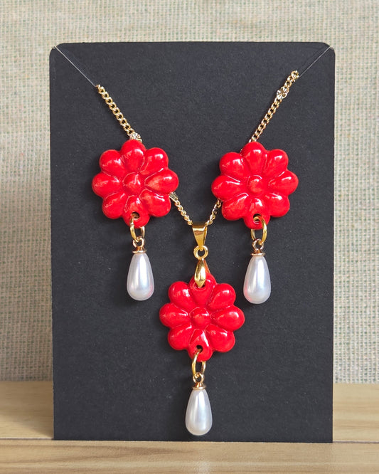 Set flor rojo, aros y collar