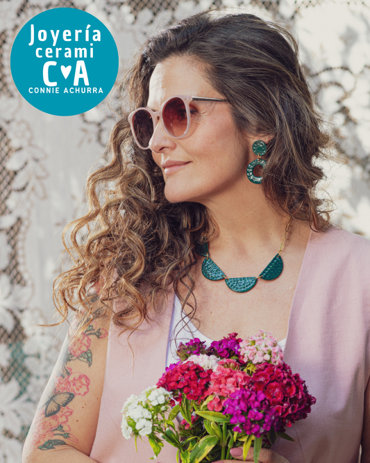 Aros/ Collar verde botella panal con cadena de oro, juntos o separados.