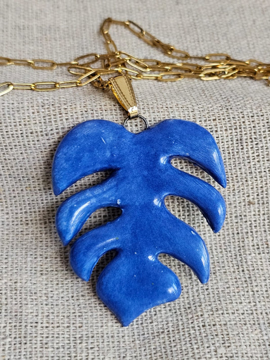 Collar monstera azul