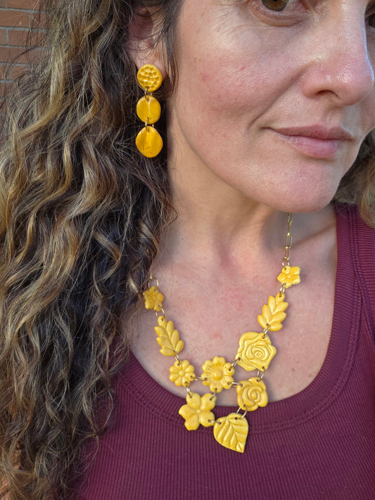 Collar ROSALÍA 10 piezas en esmalte amarillo oro brillante