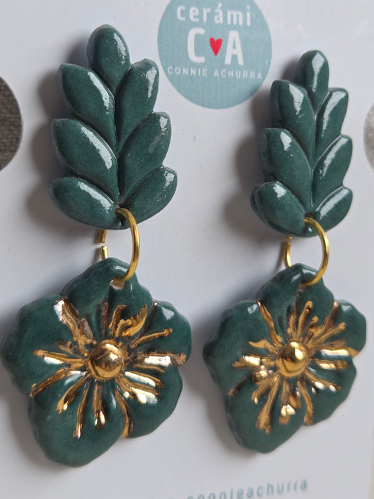 Aros 2 piezas espiga y flor verde botella con oro