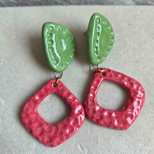 Aros 2 piezas fuccia y verde