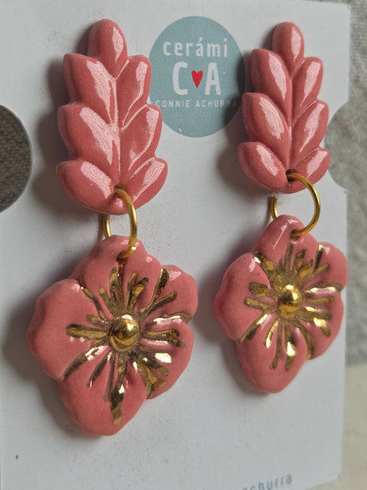 Aros 2 piezas espiga y flor rosada con oro