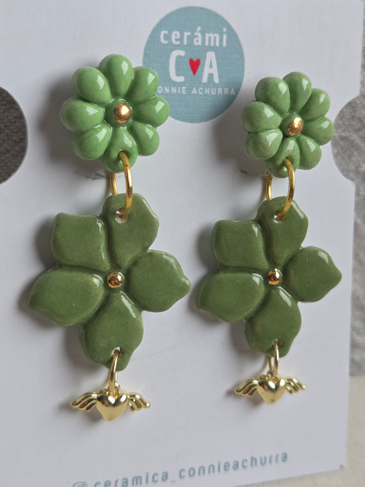 Aros 2 piezas verde/ oro + corazón alado