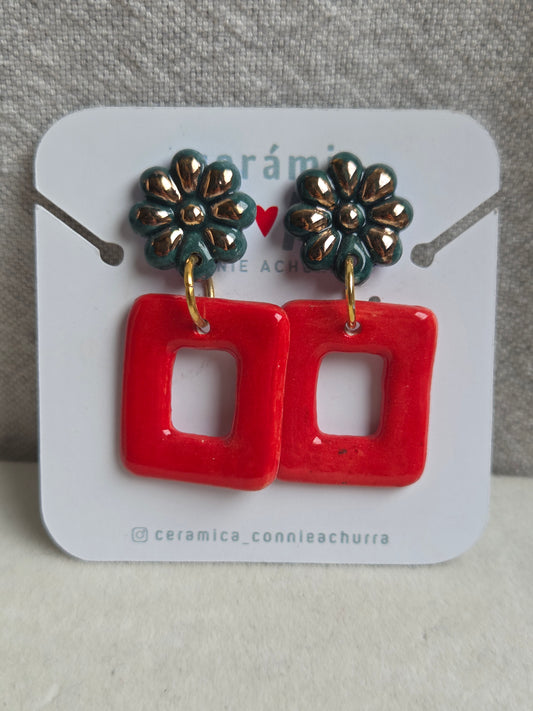 Aros 2 piezas cuadrado y flor con oro