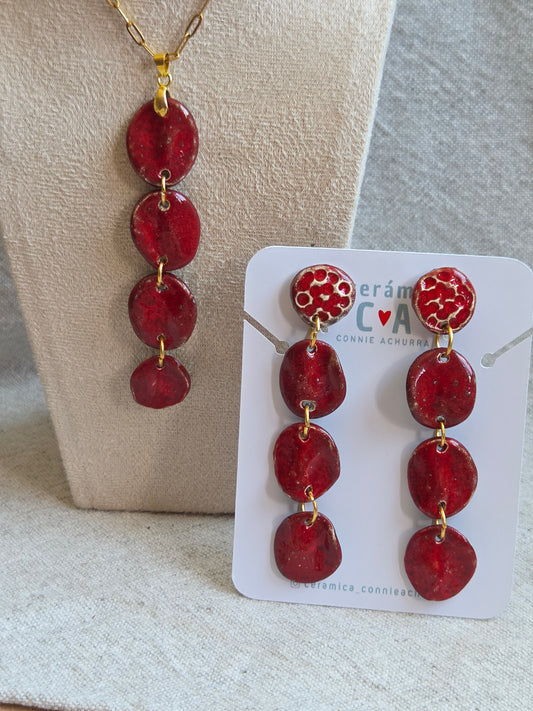 Aros/ Collar azul pétalos rojo italiano con cadena de oro, juntos o separados.