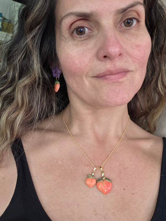 Colgante durazno y oro con cadena