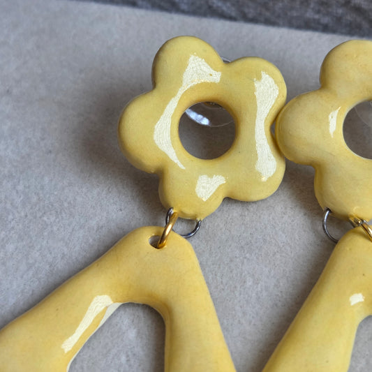 Aros 2 piezas flor amarilla