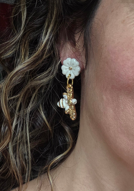 Aros de abejas blancas con oro 2 piezas