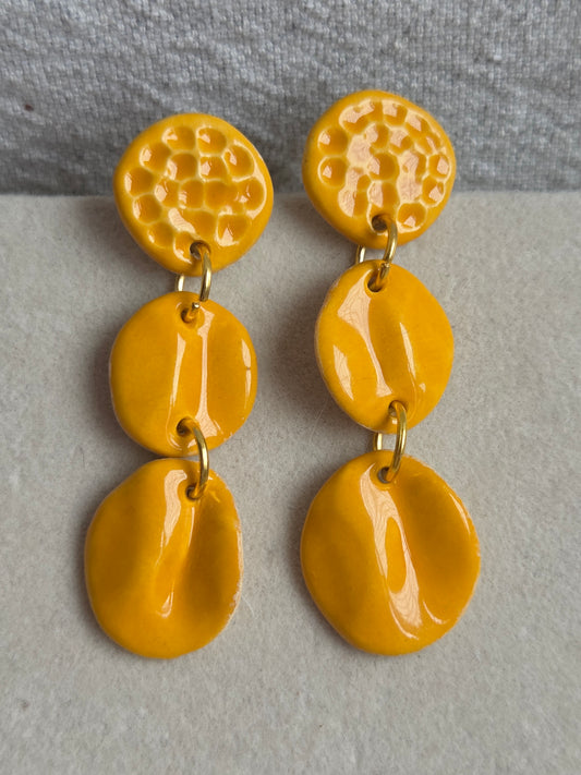 Aros pétalos amarillo brillante