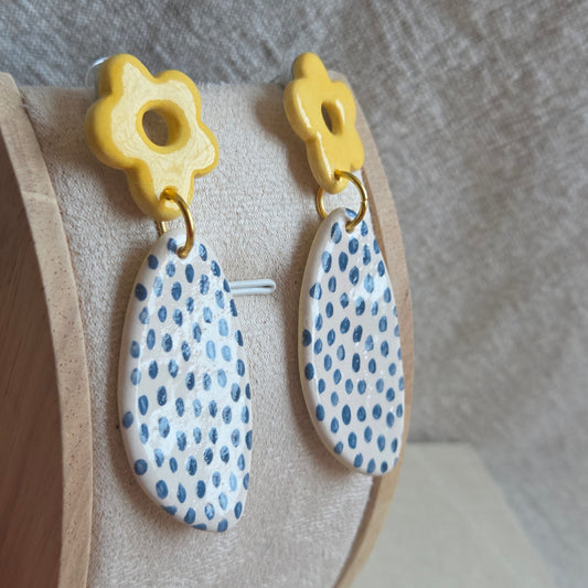 Aros 2 piezas flor amarillo y puntos