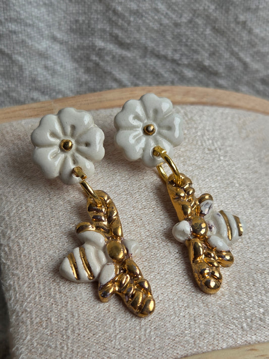 Aros de abejas blancas con oro 2 piezas